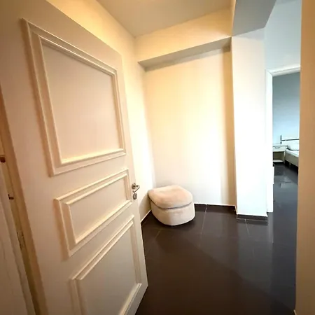 The Sunset Apartment 100M From New Bazaar Free Parking Apartman Tirana