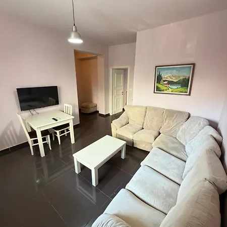 Apartment The Sunset Free Parking 100m From New Bazaar Tirana